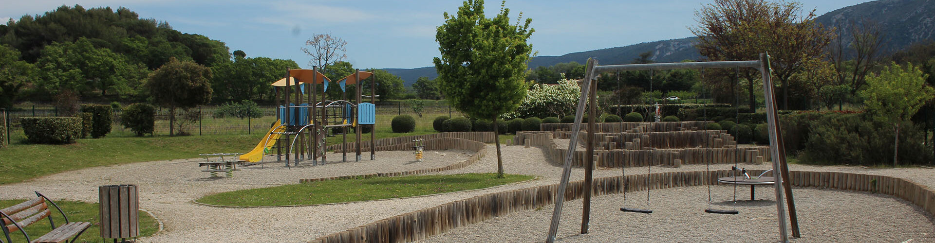 Mairie de Oppède dans le Vaucluse - Luberon 84 